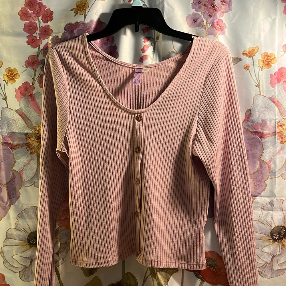 🔥Pale Pink-light weight long sleeve Top-Size M🔥